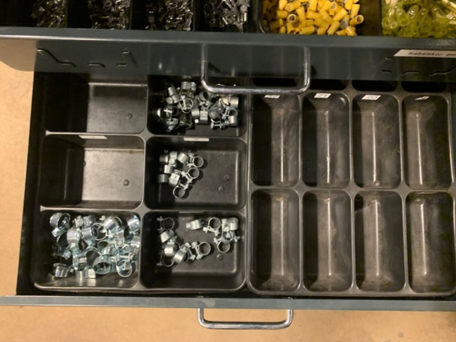 956265-9 Assortment cabinet Berner with fuses, drills, cable lugs etc. (new pictures)