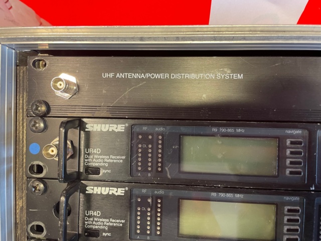 1002998-3 Wireless Microphone System, Shure UA844 (receiver only)