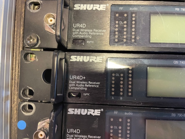 1002998-5 Wireless Microphone System, Shure UA844 (receiver only)