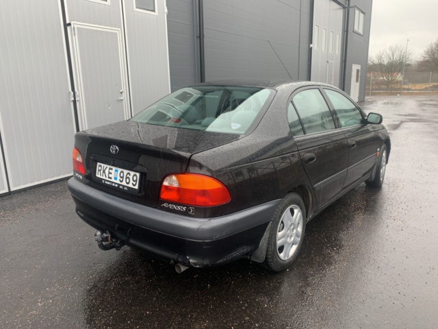 882910-9 Toyota Avensis - 2000