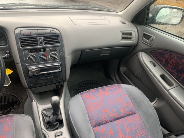 882910-16 Toyota Avensis - 2000