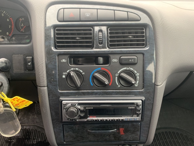 882910-18 Toyota Avensis - 2000