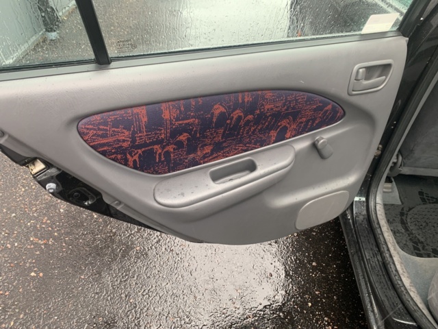 882910-24 Toyota Avensis - 2000