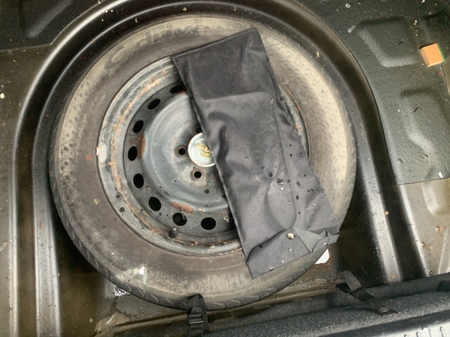 882910-33 Toyota Avensis - 2000