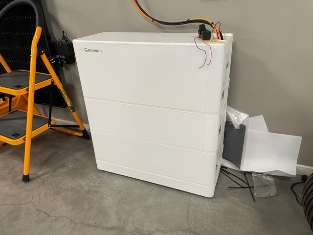 1008879-4 Set - 4 batteries 2.5kW and inverter for solar system, Growatt 10kW [new]