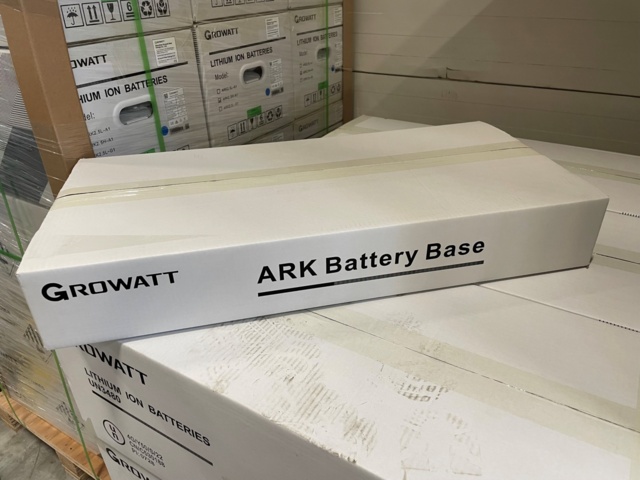 1008879-6 Set - 4 batteries 2.5kW and inverter for solar system, Growatt 10kW [new]