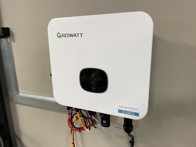 1008879-2 Set - 4 batteries 2.5kW and inverter for solar system, Growatt 10kW [new]