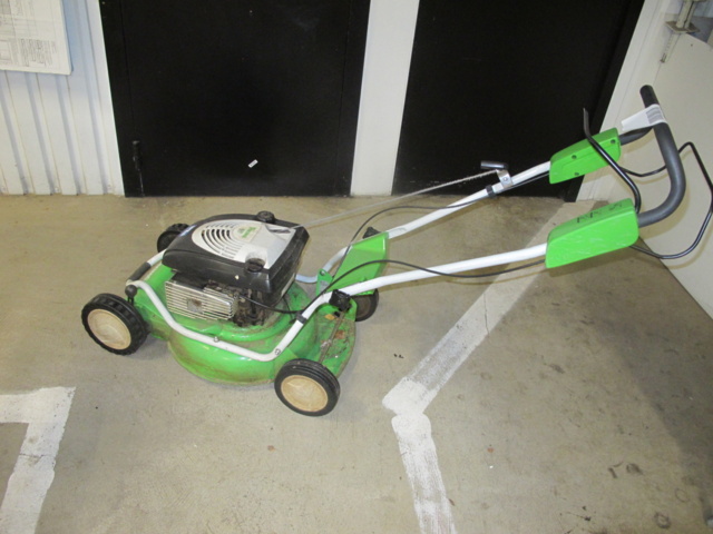 1004485-2 Lawnmower Viking