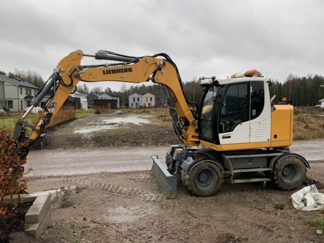 805801-1 Wheel excavator Liebherr 912 Compact - 2013