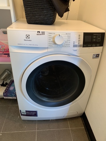 992536-1 Washing machine Electrolux Perfectcare 700