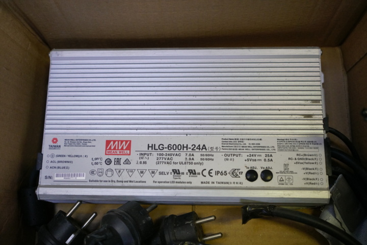 954557-5 4 drive units HLG-600H-24A