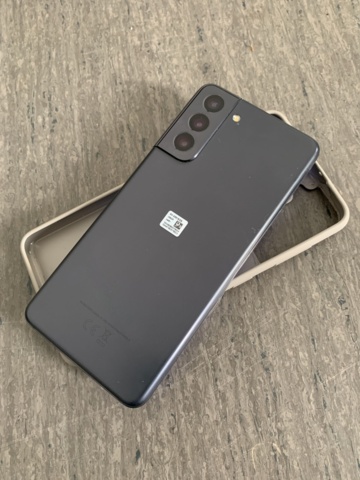 1010911-5 Mobile phone Samsung Galaxy S21 5G Dual SIM 256GB with BT speaker Audio Pro P5