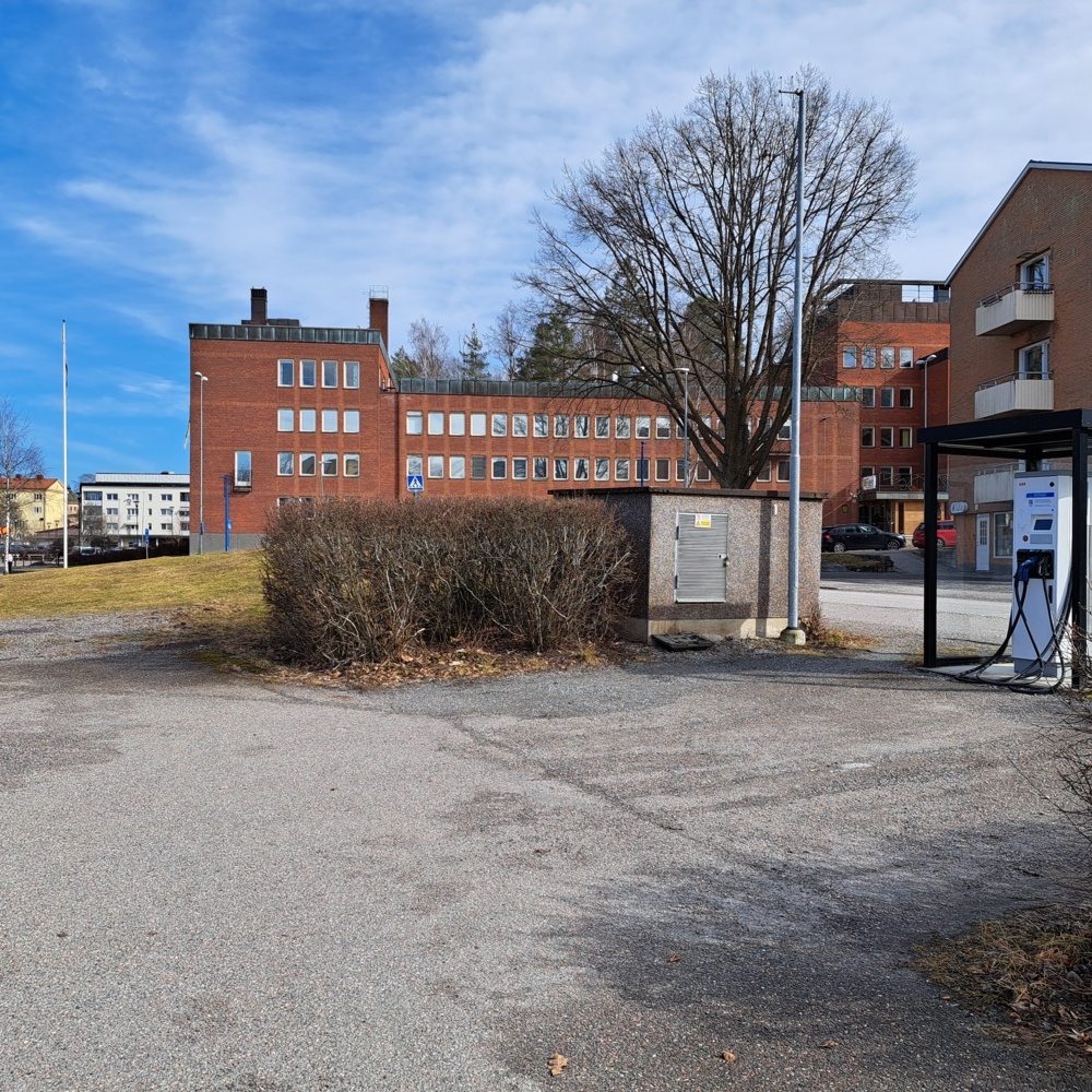 1008663-1 2 st snabbladdningsstationer för elbilar i Flen och Malmköping