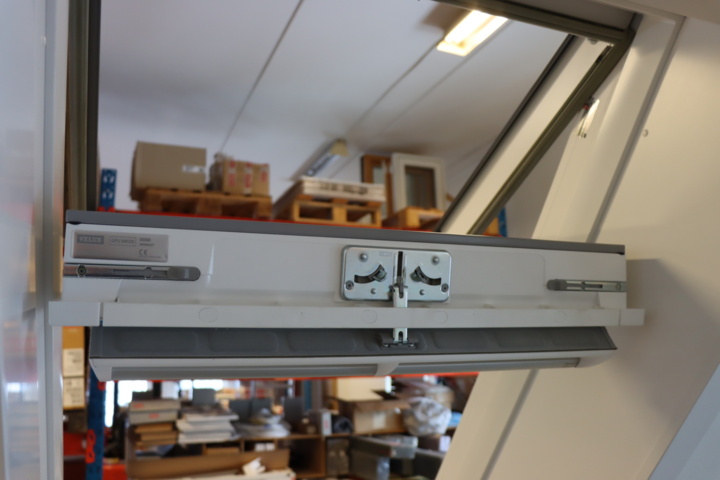 930993-3 Skylight Velux GPU MK08 0050