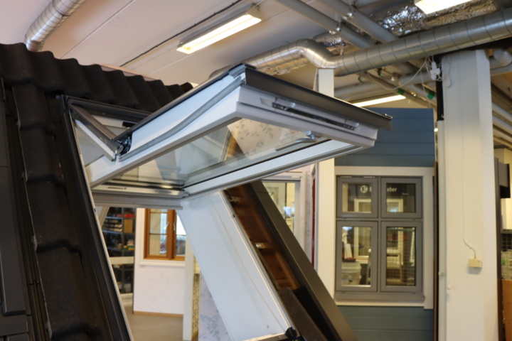 930993-4 Skylight Velux GPU MK08 0050