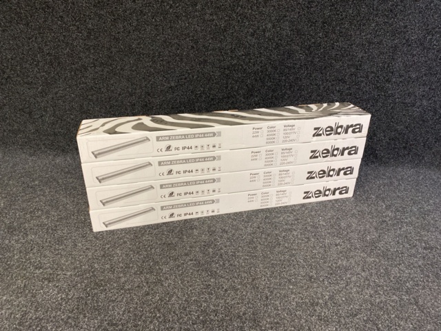 1011351-1 4 Luminaires Zebra IND IP44 44W LED RM