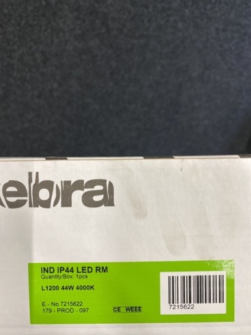 1011351-3 4 Luminaires Zebra IND IP44 44W LED RM