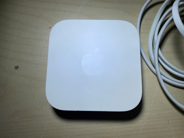 957778-2 Apple AirPort Express Base Station