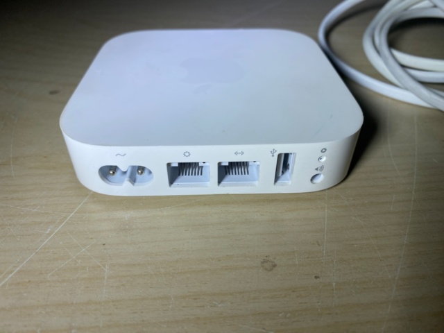 957778-3 Apple AirPort Express Base Station