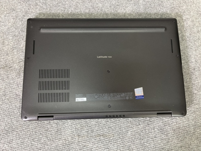 962783-6 Laptops x2, Latitude 7420 (P135G)