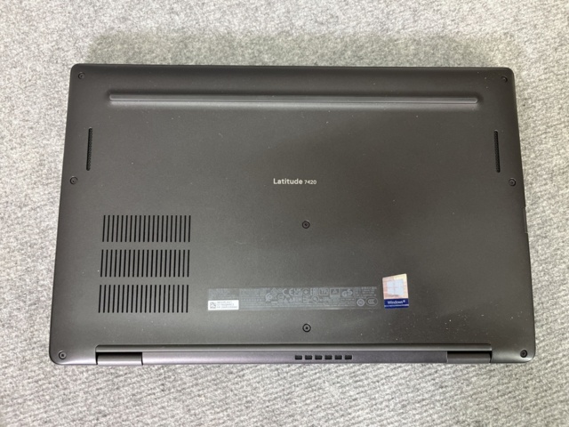 962783-8 Laptops x2, Latitude 7420 (P135G)