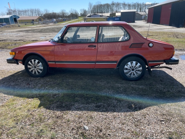 1011798-6 Saab 99 2-door Sedan 2.0 - 1982