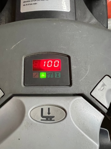 704113-21 Truck BT SPE125L Led Stacker - 2011