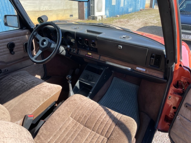 1011798-12 Saab 99 2-door Sedan 2.0 - 1982