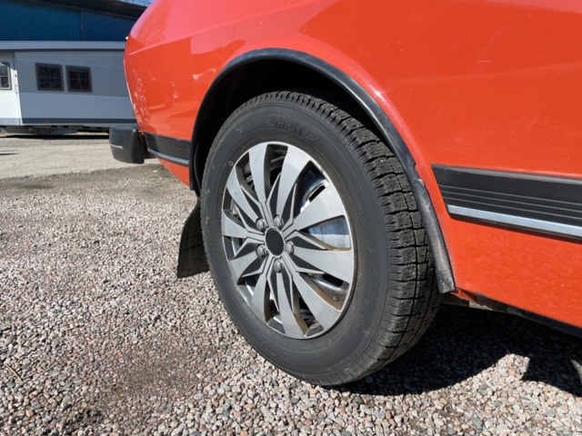 1011798-27 Saab 99 2-door Sedan 2.0 - 1982