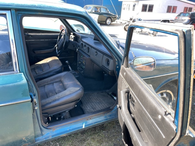 1011799-24 Volvo 144 2.0 - 1974