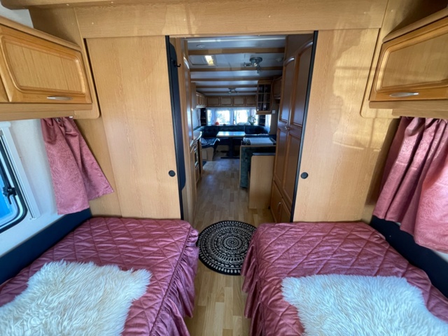 1011700-12 Caravan HOBBY 750 UML/UMF