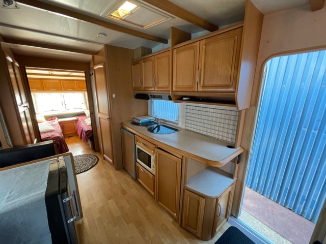 1011700-14 Caravan HOBBY 750 UML/UMF