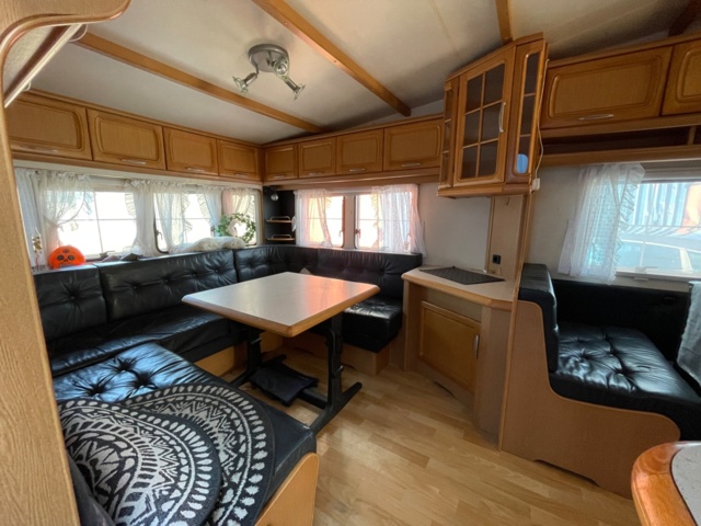 1011700-15 Caravan HOBBY 750 UML/UMF