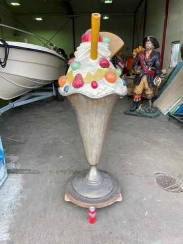 1012215-1 Large ice cream cone