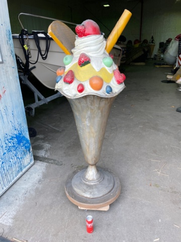 1012215-4 Large ice cream cone