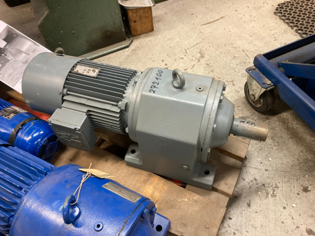 954595-3 Gear motor with brake SEW 3.0kW shaft 50mm