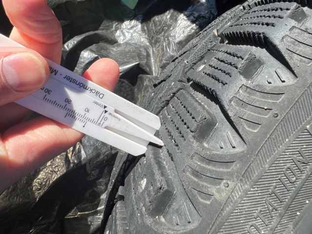 958412-33 BMW 530d Sedan - 2008