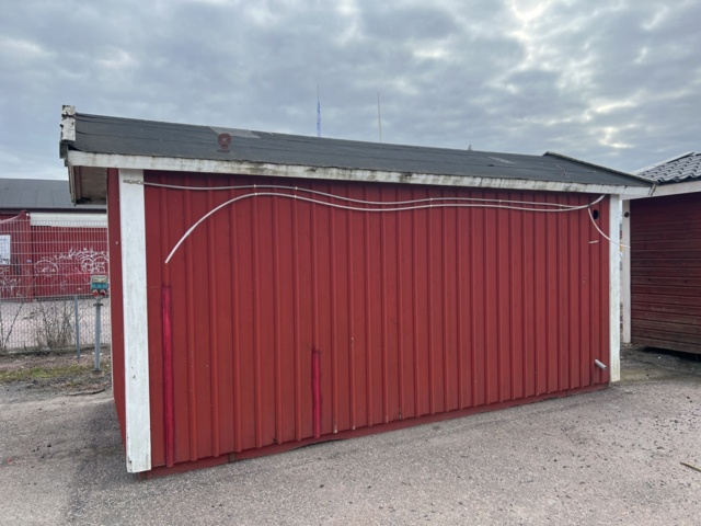 1001292-3 Kiosk with happiness and sink