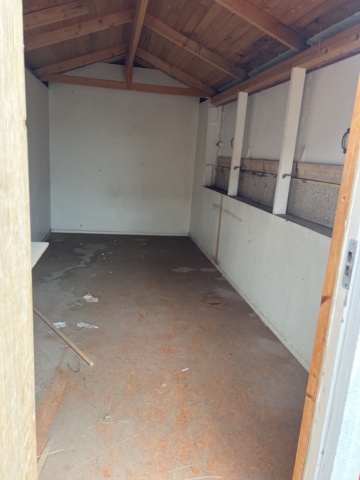 1001292-5 Kiosk with happiness and sink