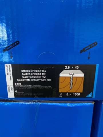 1012634-8 Pallet with banded screw