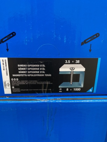 1012634-12 Pallet with banded screw