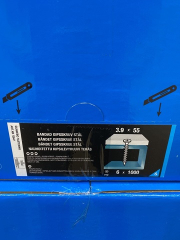 1012634-15 Pallet with banded screw