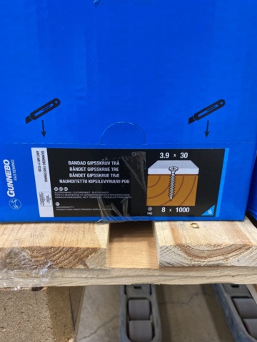 1012634-17 Pallet with banded screw