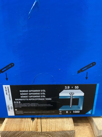 1012634-18 Pallet with banded screw