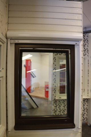 931003-12 Dreh Kipp Window 10x13 with electric awning