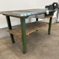 1002902-5 Workbench with sheet metal and vise