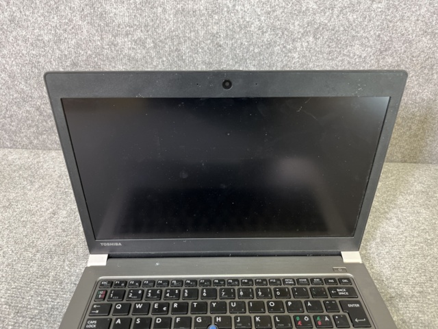 869091-4 Laptop & docking station, Toshiba