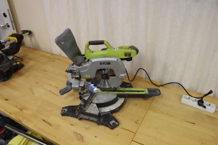 931073-8 Miter saw Ryobi EMS216L
