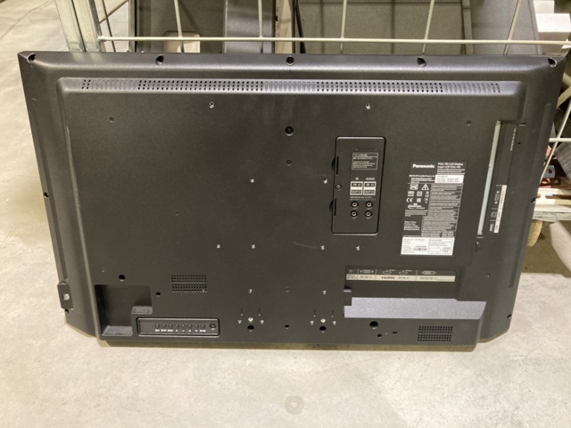 1013416-2 Panasonic TH-32EF1E 32" näyttö - Ei pohjahintaa