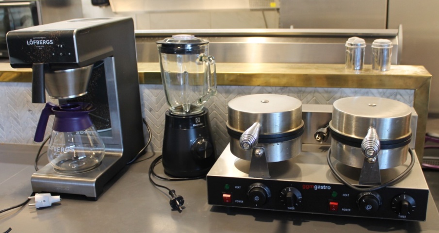 1004065-1 3 restaurant machines